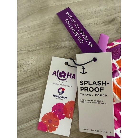 NWT Aloha Collection x Hawaiian Airlines Special Edition 1970's Pouch - Picture 2 of 11